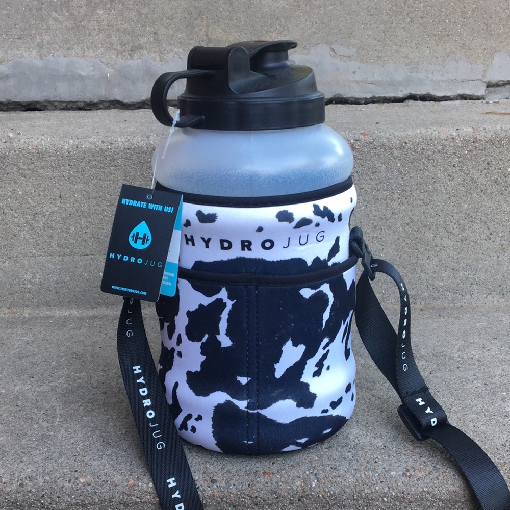 NWOT Cow Print HydroJug Sleeve 🐄